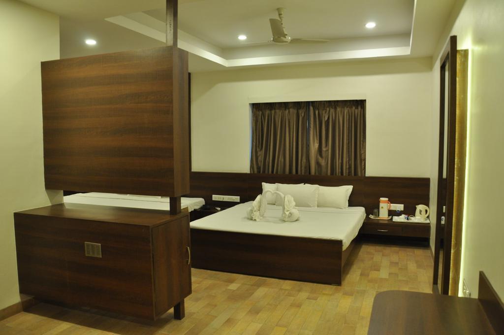 Jabali Palace Hotel Jabalpur Esterno foto