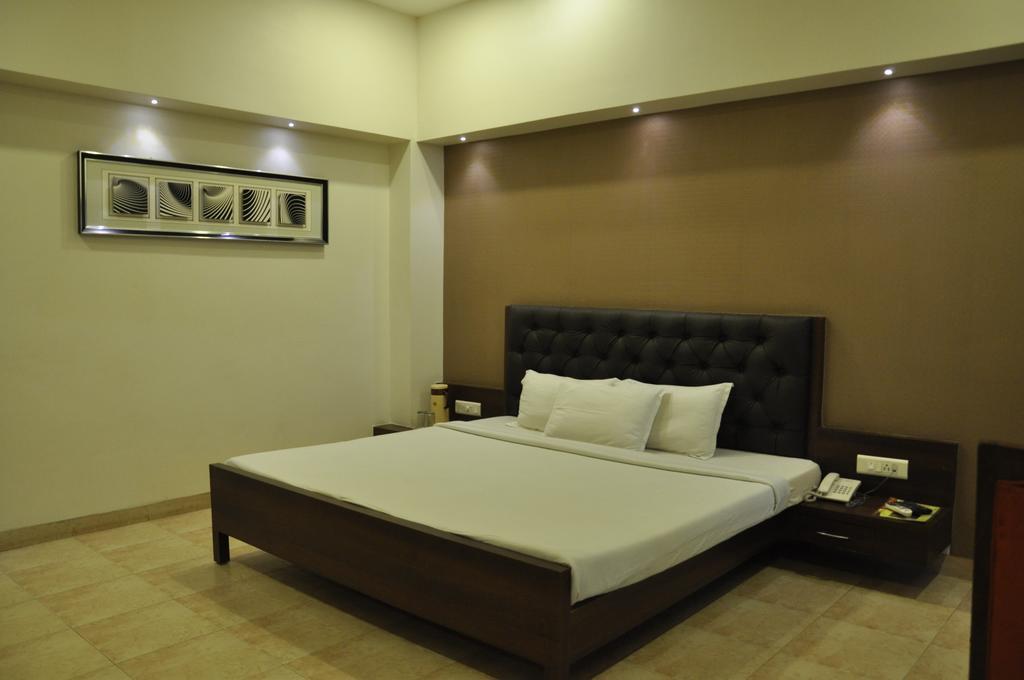 Jabali Palace Hotel Jabalpur Esterno foto