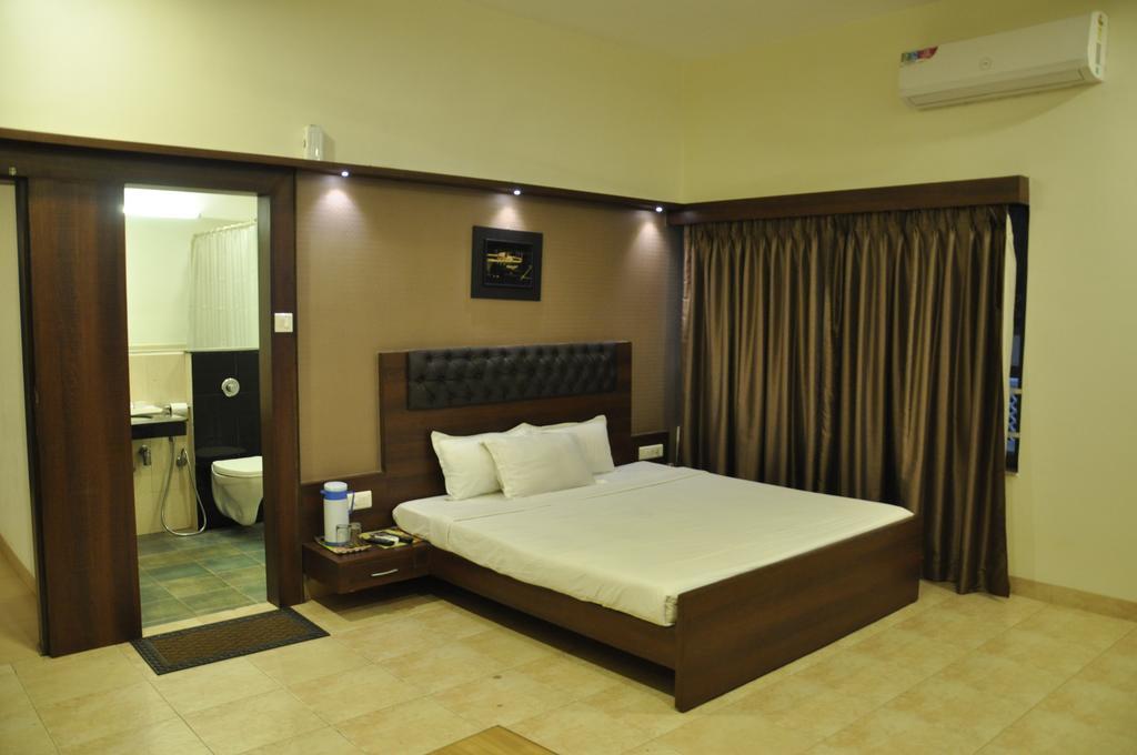 Jabali Palace Hotel Jabalpur Esterno foto