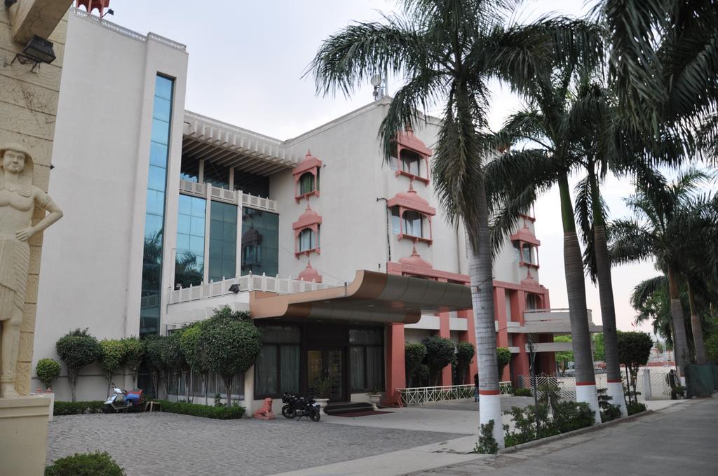 Jabali Palace Hotel Jabalpur Esterno foto