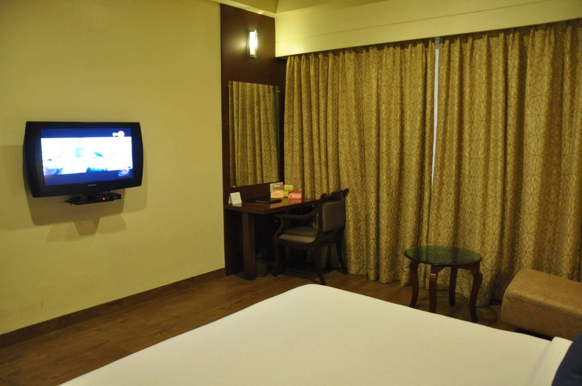Jabali Palace Hotel Jabalpur Esterno foto